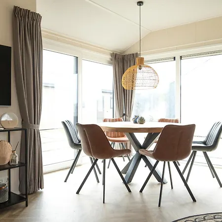 Bis Sechs Personen Ohne Hund