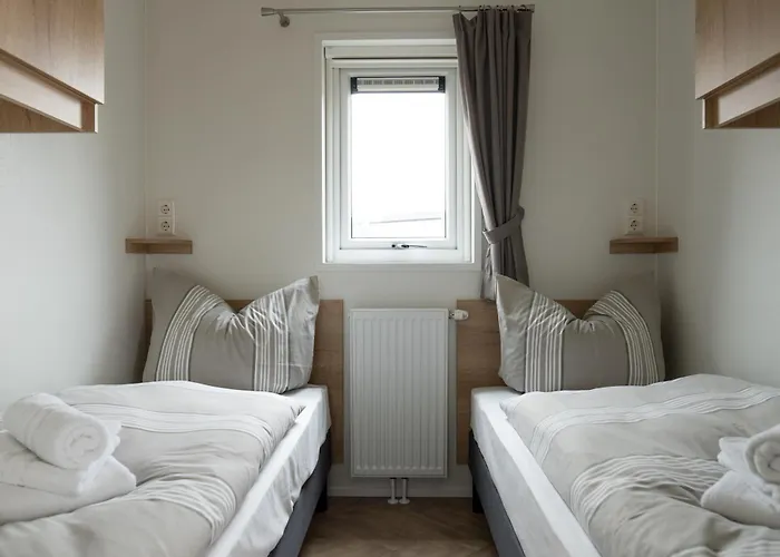 Bis Sechs Personen Ohne Hund * Norden